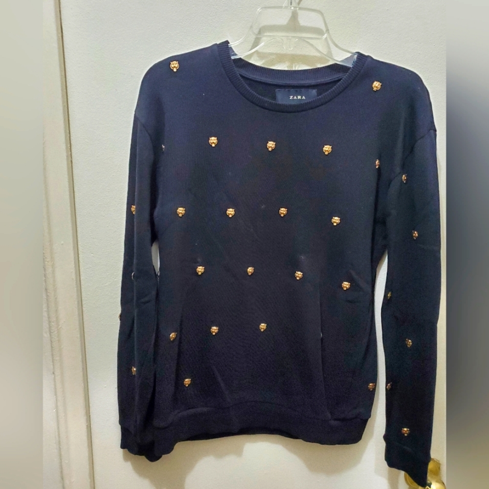ZARA - MENS BLACK SWTR W/ GOLD LION HEAD